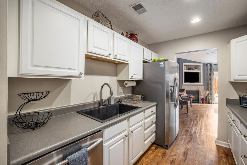 Building Photo - 1518 Blaze Ln