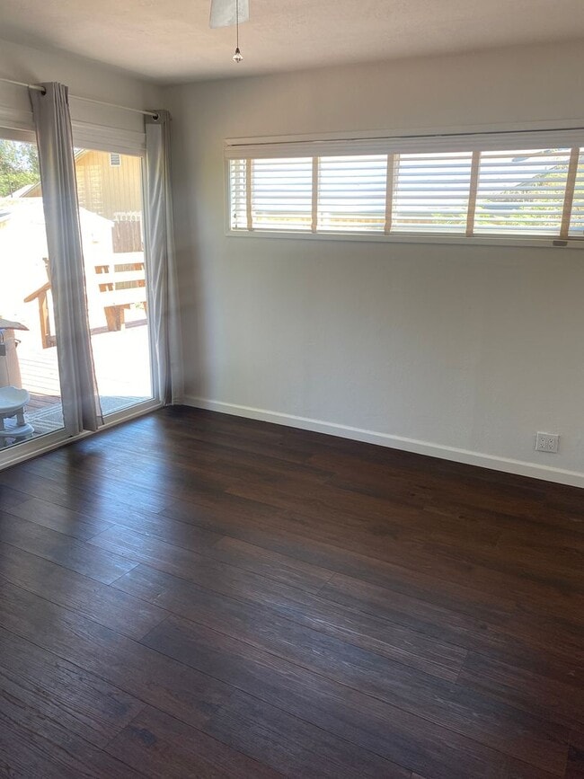 Building Photo - Charming 2 bedroom, 1 bathroom house with ...