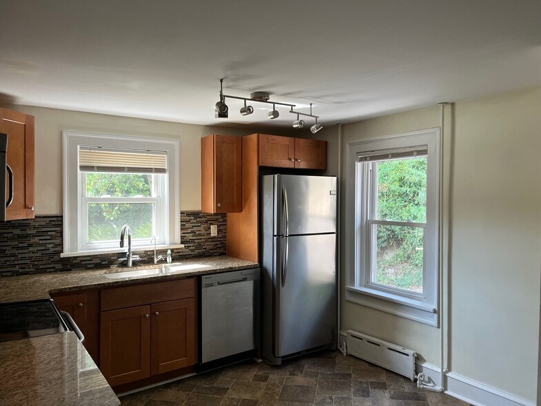 Building Photo - 961 Downingtown Pike