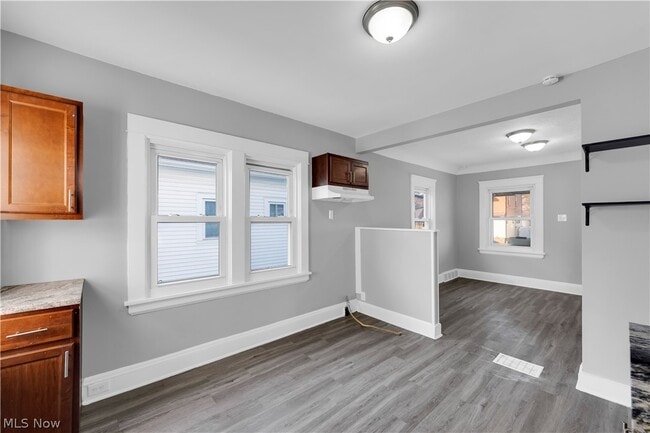 Building Photo - 18810 Arrowhead Ave