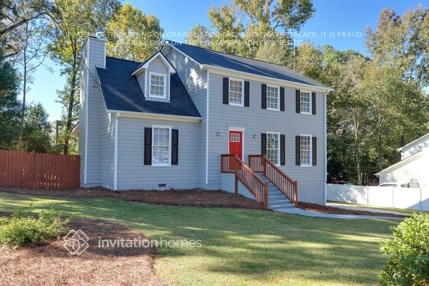 Building Photo - 6186 Pinewood Dr SE