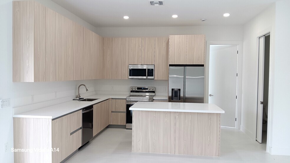 Building Photo - 161 Antilla Dr
