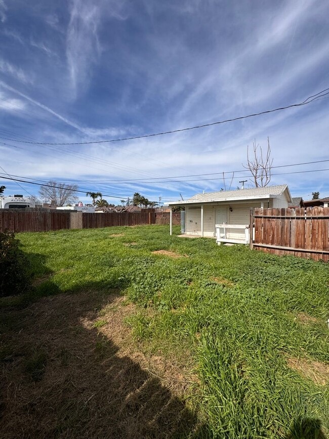 Building Photo - Cozy Home For Rent - SPECIAL OF THE MONTH! $500 OFF FIRST MONTH RENT