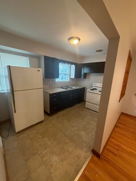 Building Photo - 224 Browns Ln