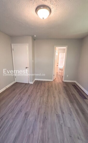 Building Photo - 742 Winter Ln