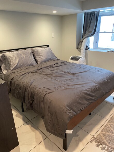 Building Photo - 5527 Raleigh St