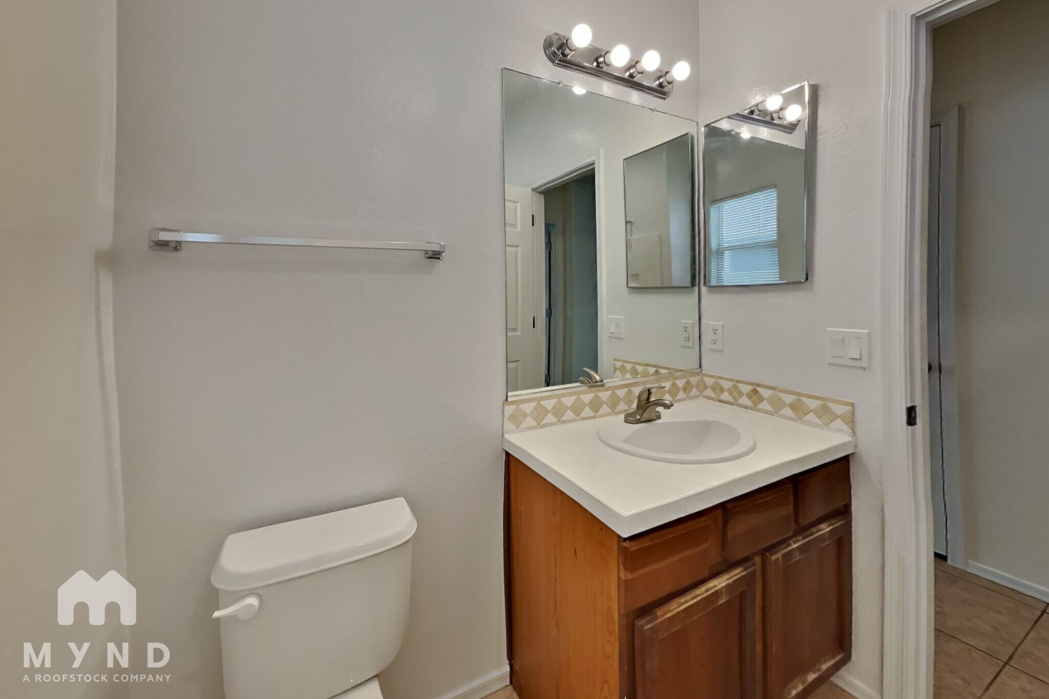 Building Photo - 9928 W Marguerite Ave