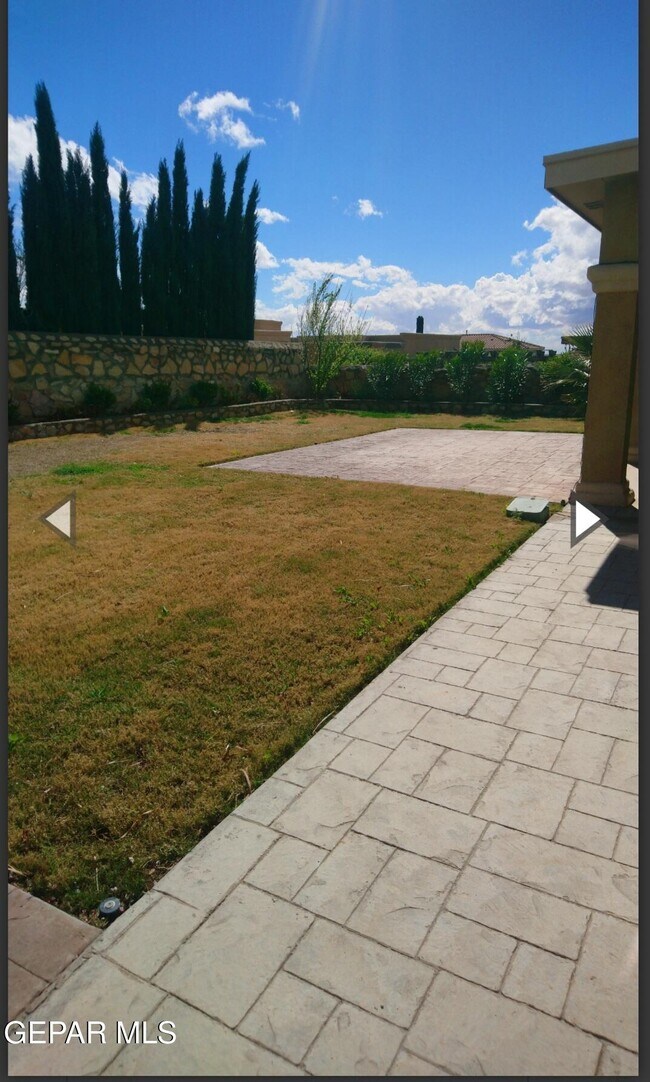 Building Photo - 6700 Cabana Del Sol Dr