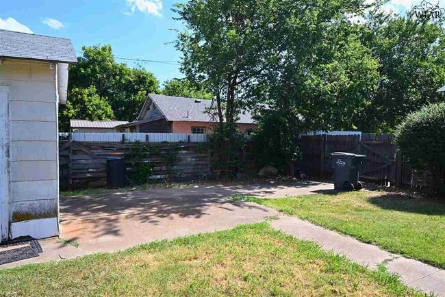 Building Photo - 1113 Harlan Ave