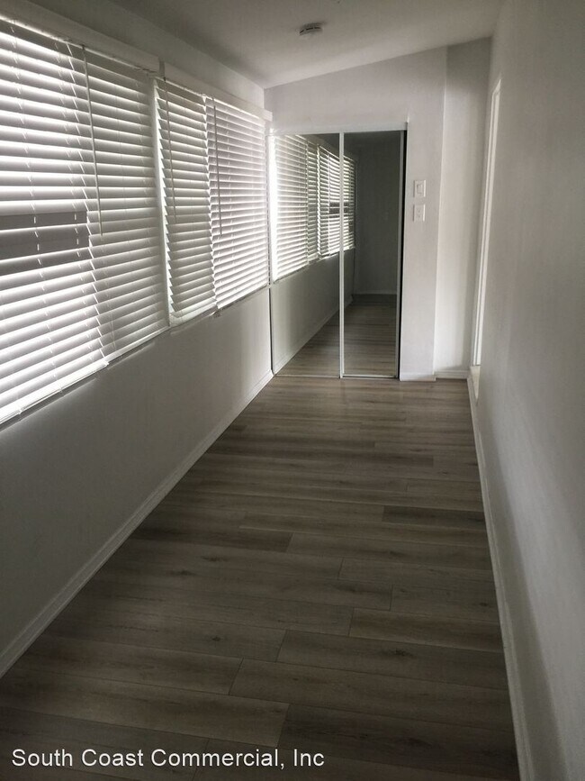 Building Photo - 3958-3966 Riviera Dr