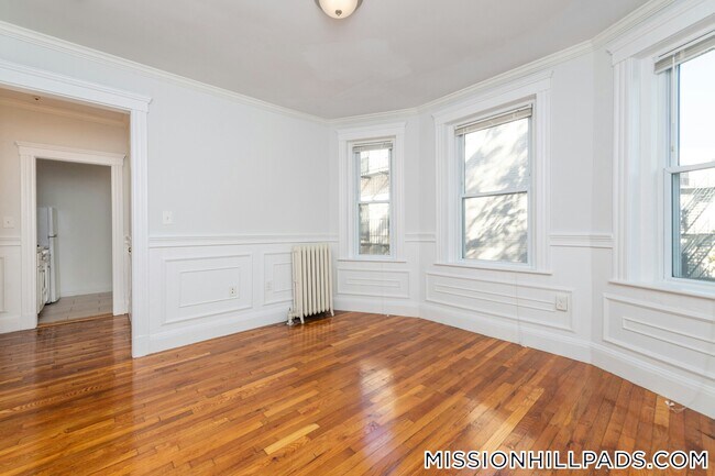 Building Photo - 49 Worthington St