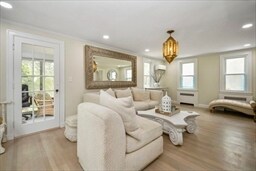 Building Photo - 8 Spruce Park