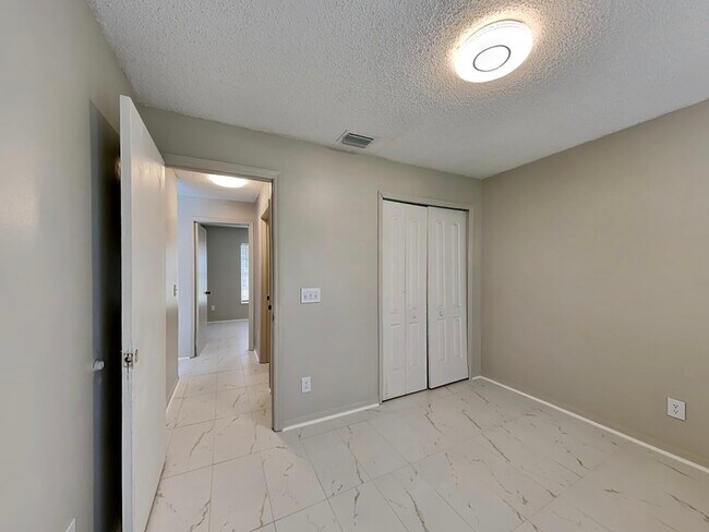Building Photo - 1836 Blue Fox Ct