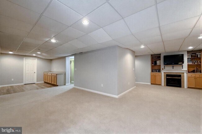Building Photo - 23118 Silverberry Way
