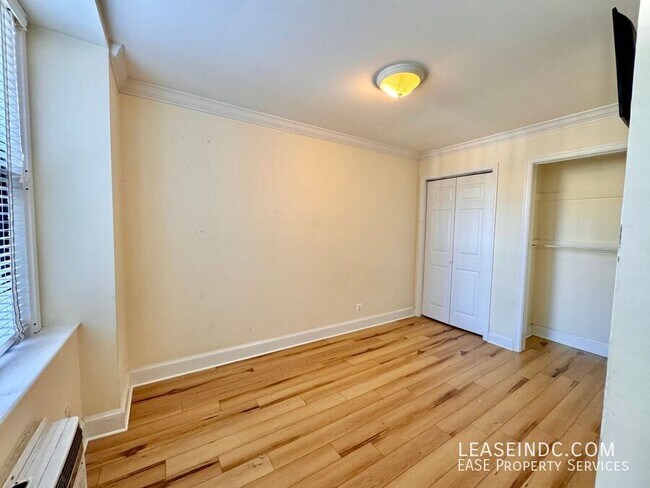 Building Photo - 1316 New Hampshire Ave NW