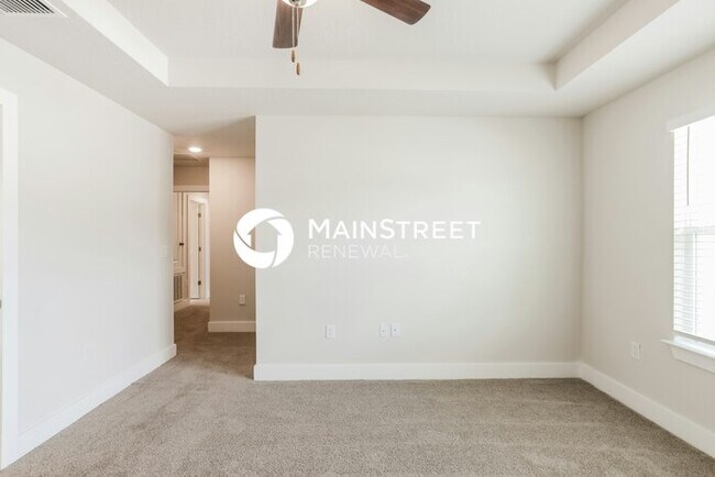 Building Photo - 3 Bedroom Pet-Friendly Home in Deland, FL with Main Street Renewal