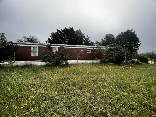 Building Photo - 220 Six Pines Rd