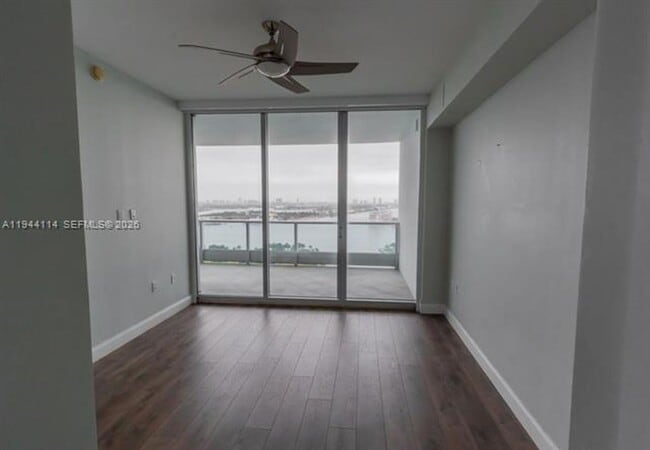 Building Photo - 900 Biscayne Blvd