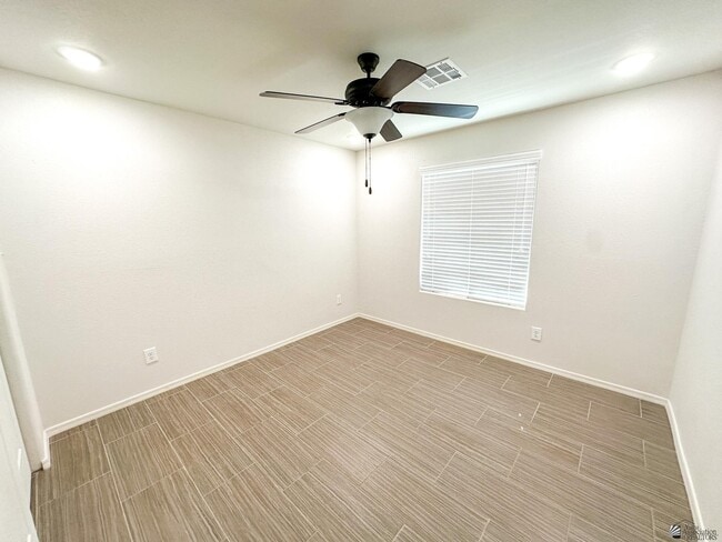 Building Photo - 28810 Arizona Ave