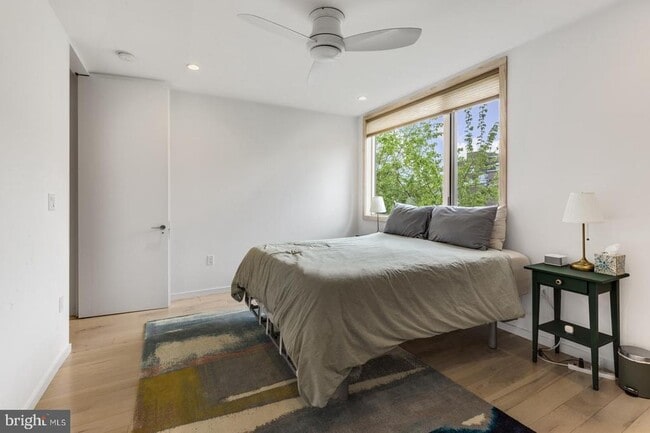 Building Photo - 1108 N Bodine St