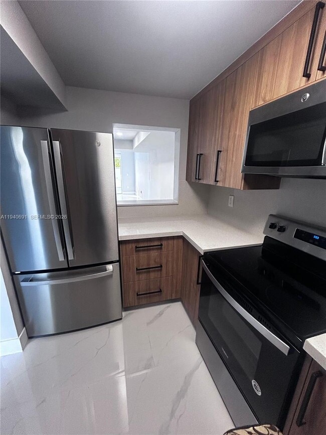 Building Photo - 3820 W 9th Way