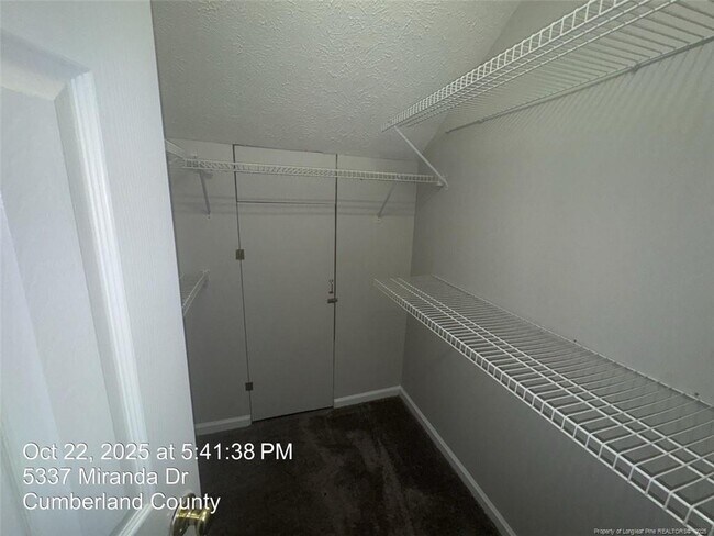 Building Photo - 5337 Miranda Dr