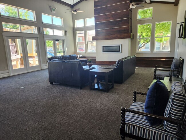 Building Photo - End Unit Townhome Available for Rent July 1st