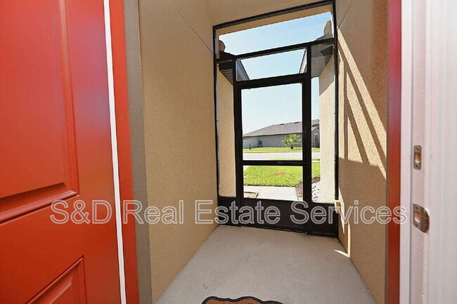 Building Photo - 1563 Swan Lake Cir