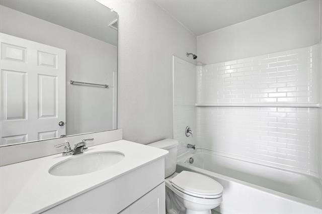 Building Photo - 507 Goldenrod Ln