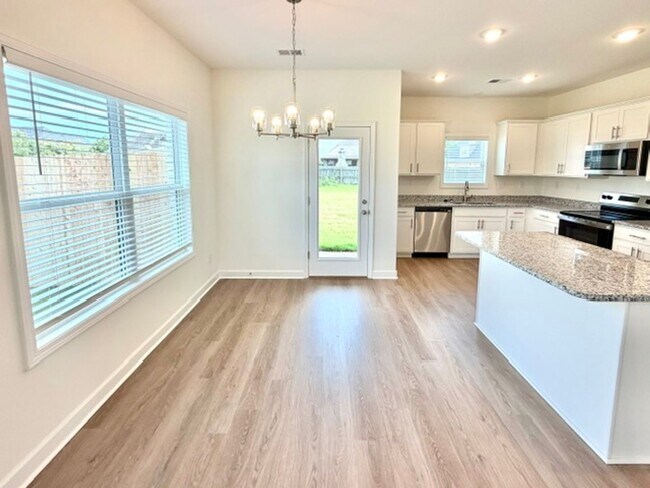 Building Photo - 145 Summer Rose Ln