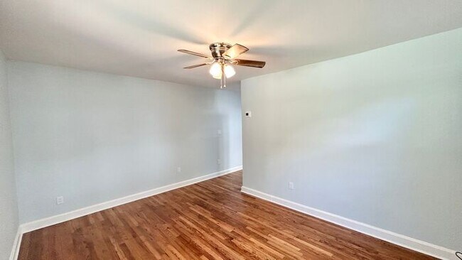 Building Photo - Cozy Remodeled Decatur 1 Bed-1 Bath DUPLEX...
