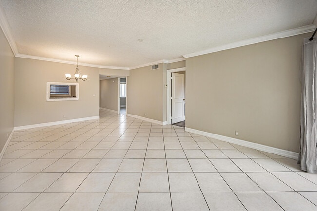 Building Photo - 2700 Casita Way