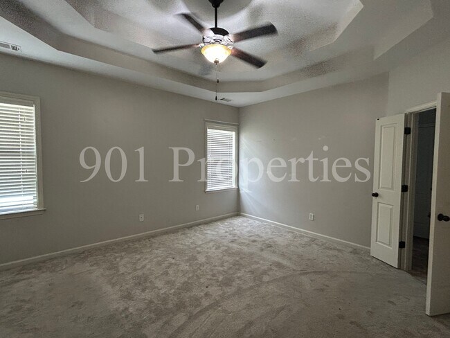 Building Photo - 14383 Buttercup Dr