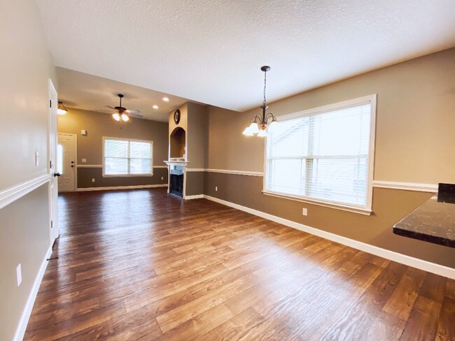 Building Photo - 938 S Mossy Rock Rd