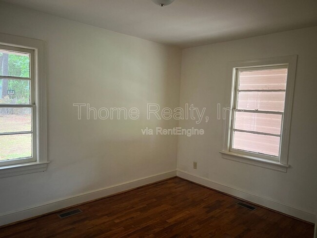 Building Photo - 2008 Beverly Rd