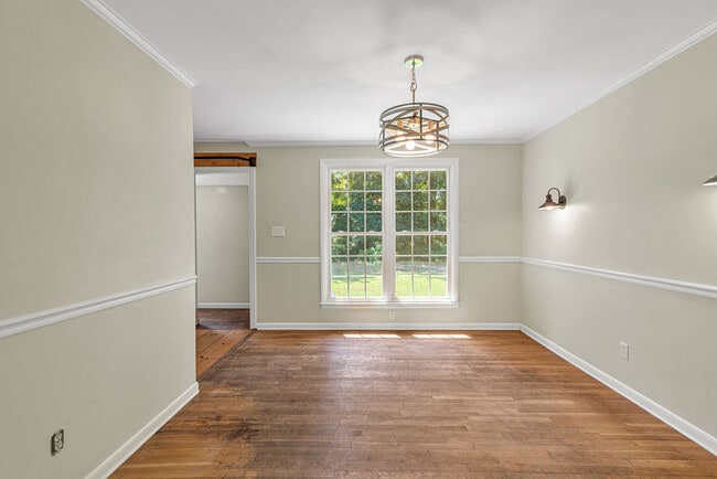 Building Photo - 707 Christine Ave