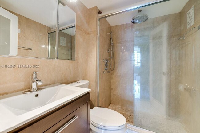 Building Photo - 1500 Bay Rd