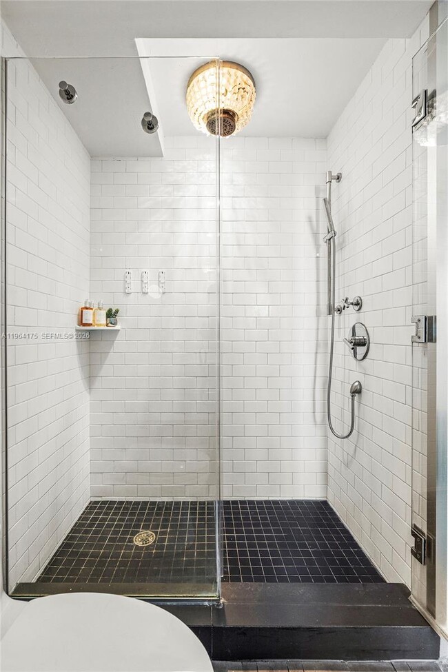 Building Photo - 1100 West Ave