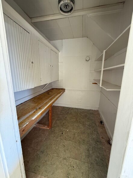 Building Photo - 115 Britannia St