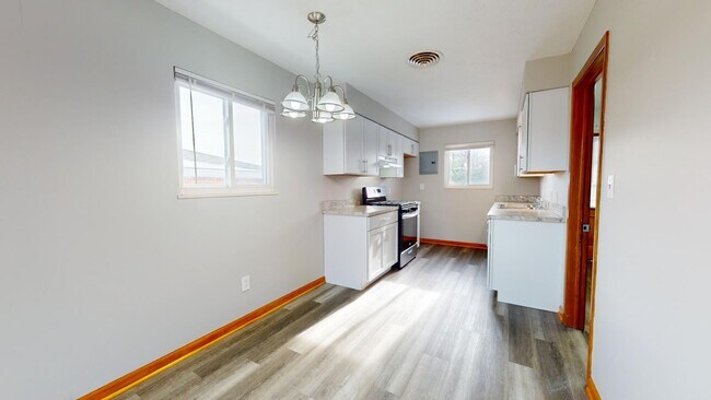 Building Photo - 7405 Marlborough Ave