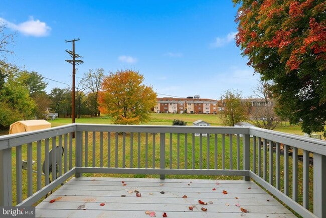 Building Photo - 405 Willow Lawn Dr