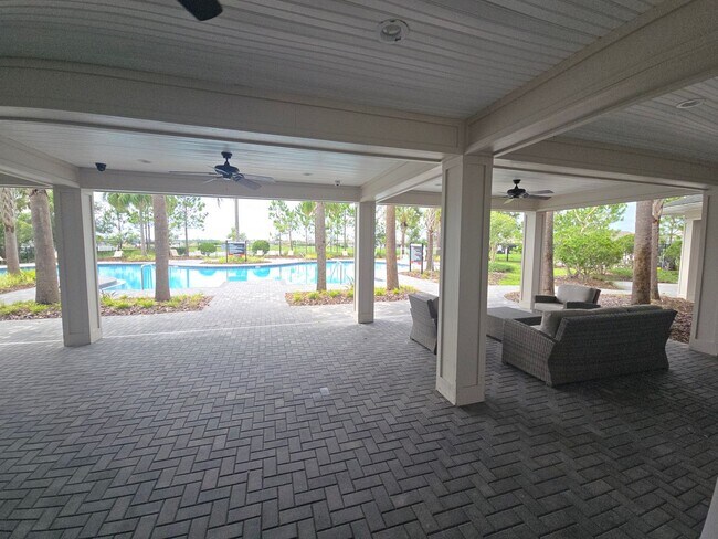 Building Photo - Gorgeous 3-Bedroom, 2-Bathroom Townhouse in Bradenton