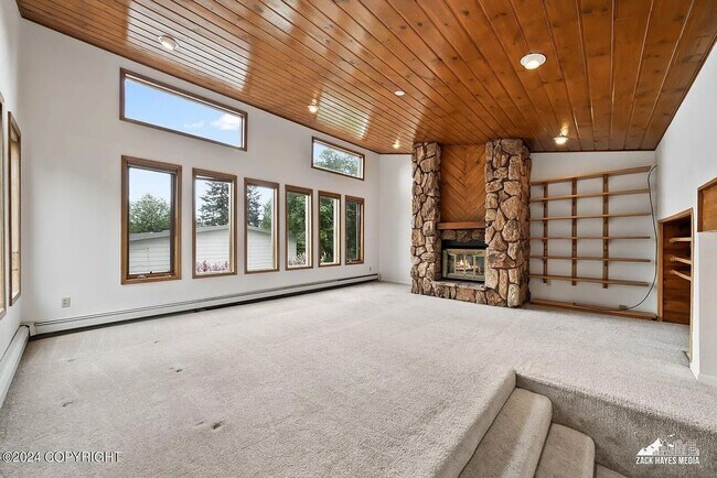 Building Photo - Newly Updated 4 Bedroom UMED Home!
