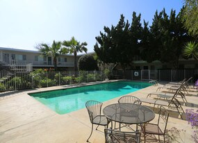 Building Photo - LOVELY 1BED Near Valley College! -- GREAT LOCATION!!! $1,000 Deposit (OAC)