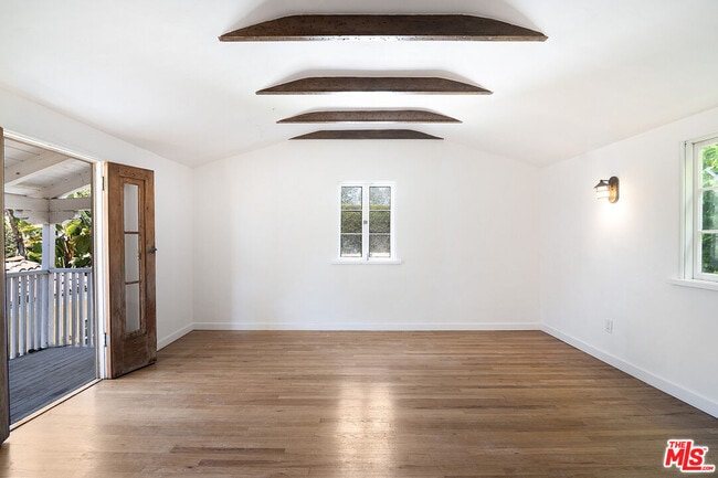 Building Photo - 731 San Vicente Blvd