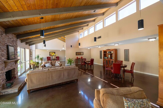 Building Photo - 460 Arbor Ln Ct