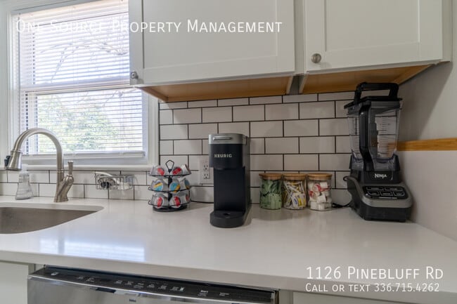 Building Photo - 1126 Pinebluff Rd