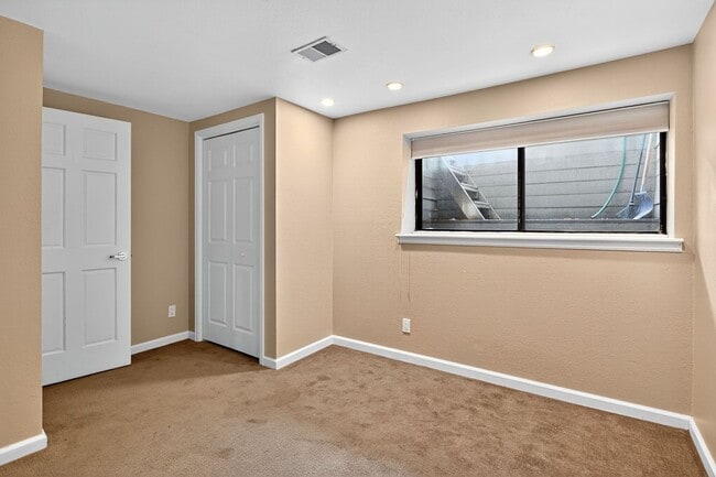 Building Photo - 770 Quince Cir