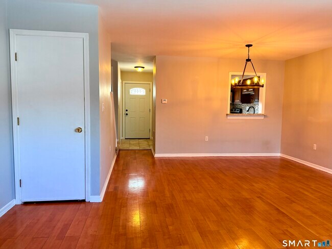 Building Photo - 163 Monticello Dr