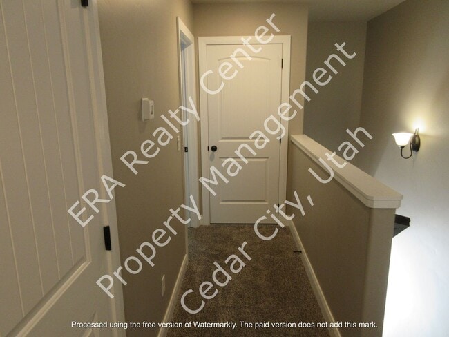 Building Photo - **Move-In Bonus!!! 3 bedroom, 2.5 bath - Newer town home living in the heart of Cedar City!